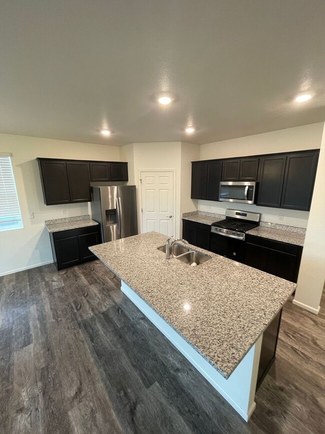 Photo - 3 Bed 2 Bath House in Windsor!