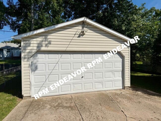 Photo - 429 Midlothian Rd