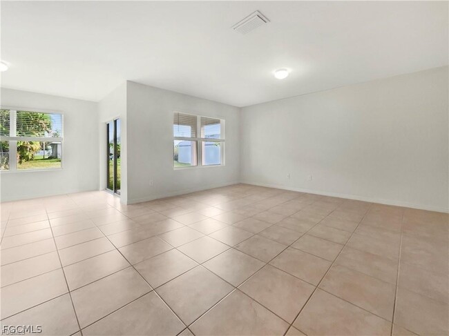 Photo - 131 NE 23rd Pl