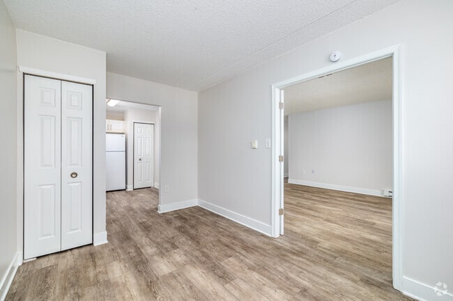 2BR, 2BA - 1,110SF - Den/Office