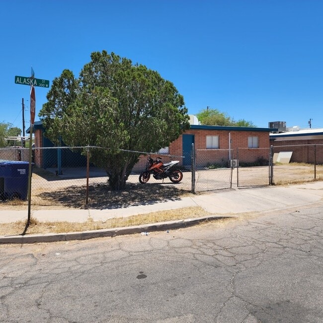 Photo - 301 W Alaska St