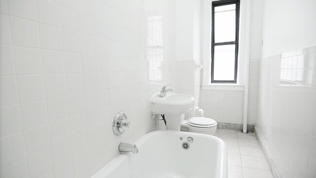 Photo - 960-962 Amsterdam Ave