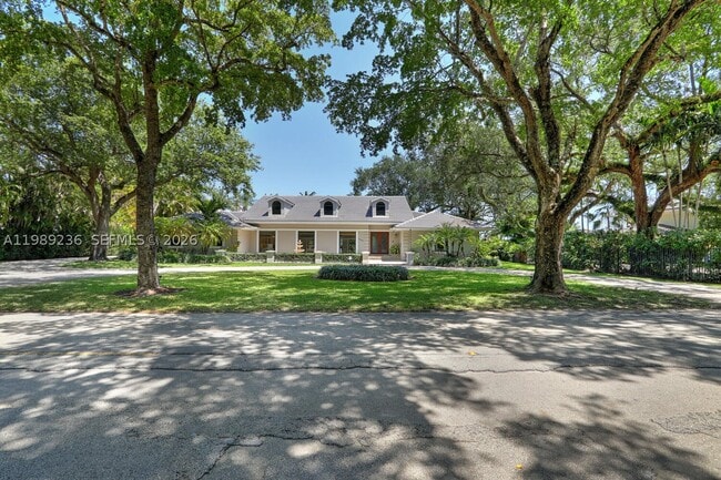 3425 Alhambra Cir