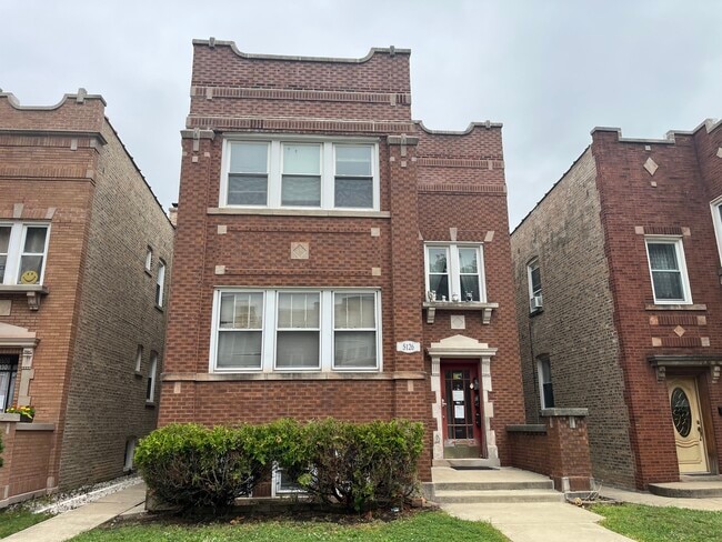 Building Photo - 5126 W Cullom Ave Unit G