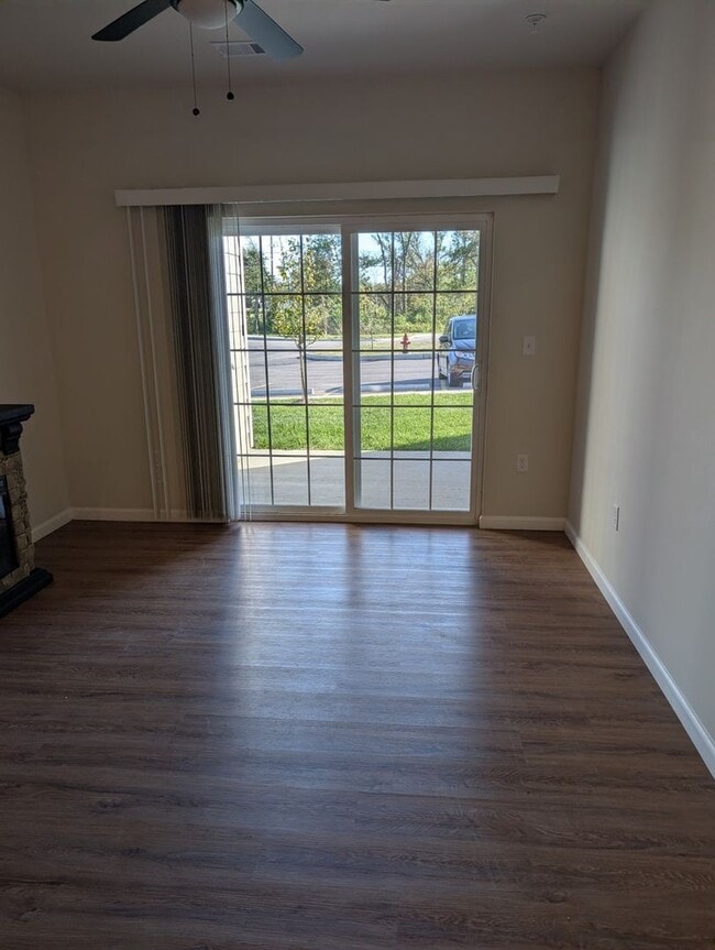 Building Photo - 117 Harmony Mdws Ct