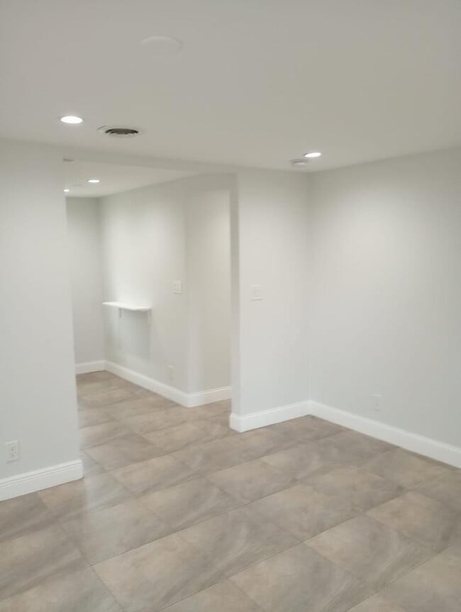 Photo - 2009 NW 21st Ave