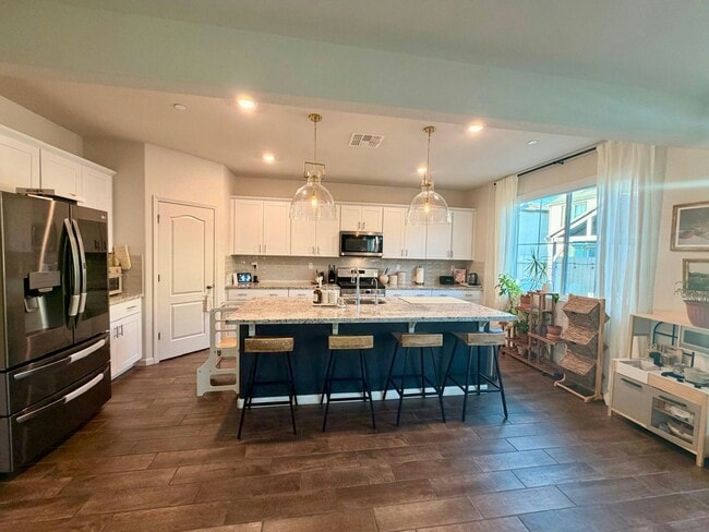 3018 Kenwood Cir