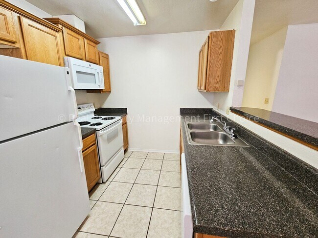 Photo - Cute 3B/2B Duplex on South Side!