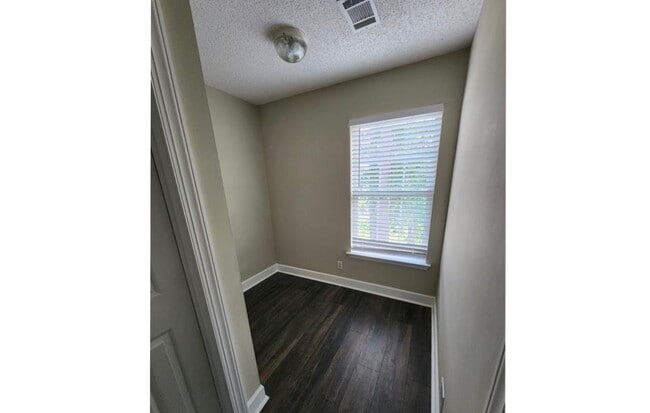 Photo - 3 Bed 2.5 Bath Single-Family Townhouse