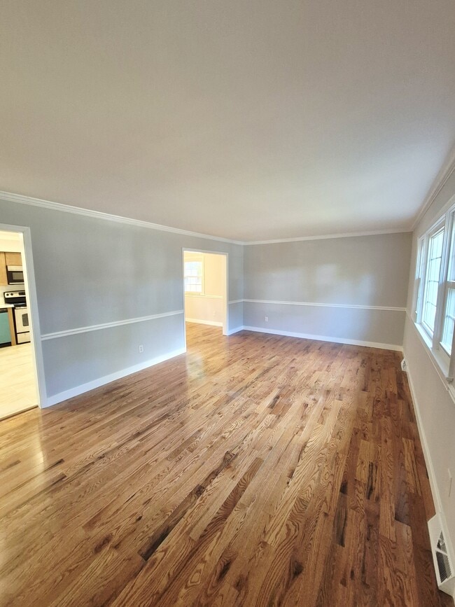 Photo - 2402 Fon Du Lac Rd