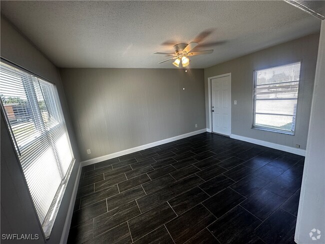 Building Photo - 1202 Archdale St Rental