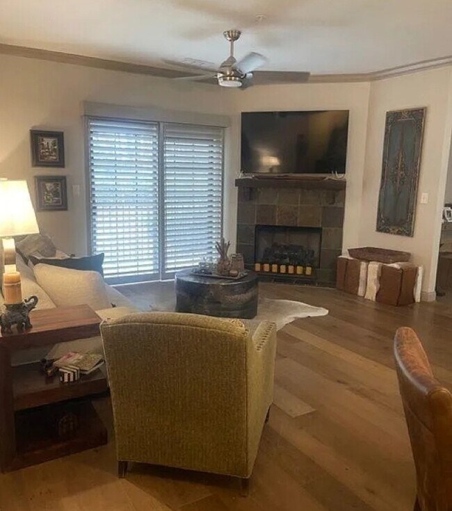 Photo - 104 Riverhaven Pl