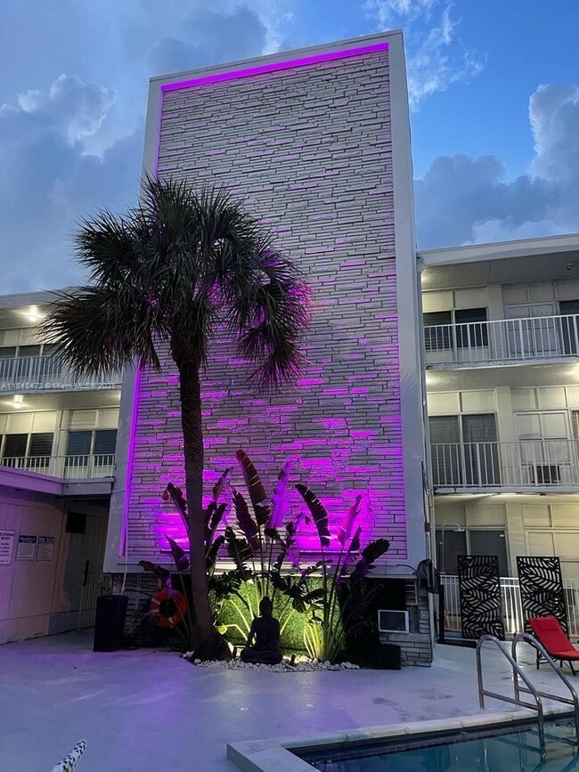Building Photo - 2101 Normandy Dr Unit 107 Rental