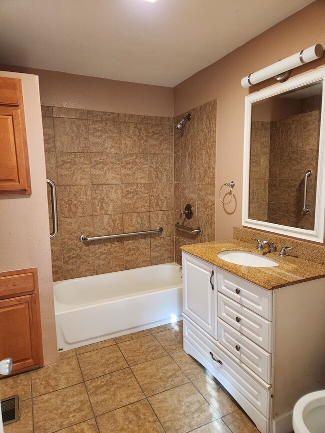 Photo - 15149 Domino St