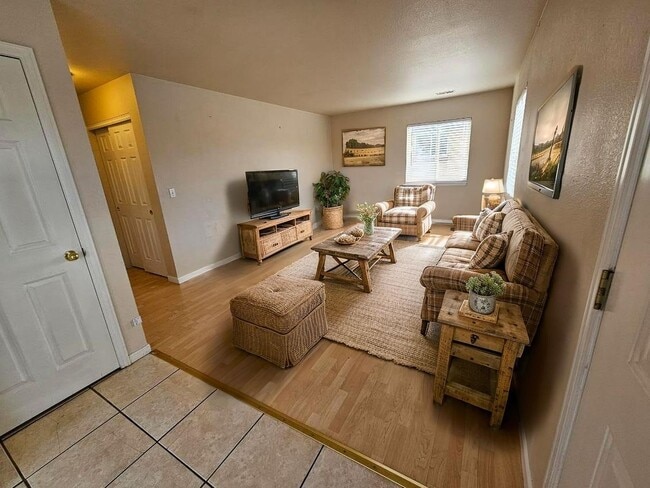 Photo - 3/2 Duplex with fenced yard and private courtyard