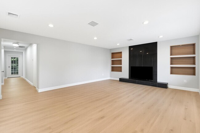 15 Barnes Dr