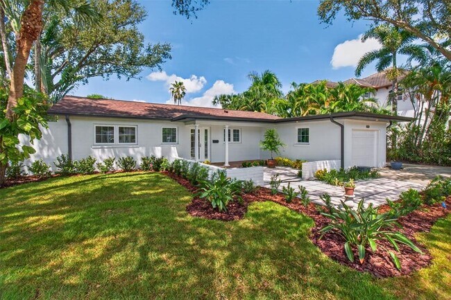 Photo - 800 Cordova Blvd NE