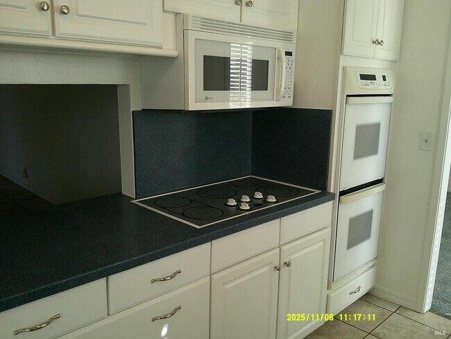 Photo - 390 S Almond St