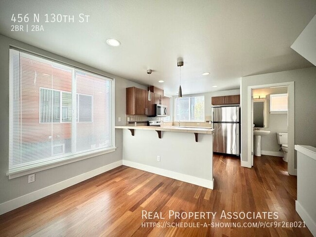 Photo - 456 N 130th St