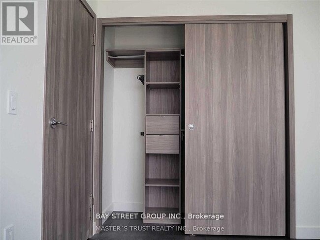 Photo - 85 McMahon Dr Unit 2107