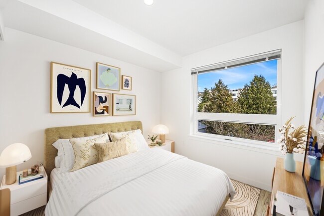 900 Rainier