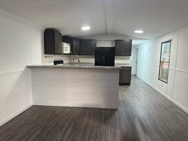 Building Photo - 308 Locust St