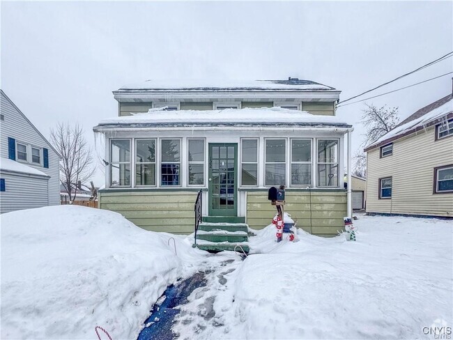 Building Photo - 122 E Hoard St Rental