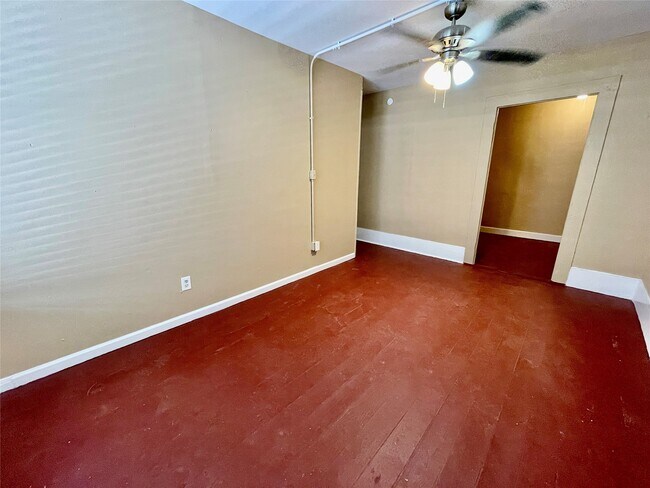 Photo - 1814 Ave M 1/2