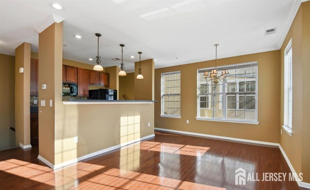 Photo - 24 Roosevelt Ave Unidad B