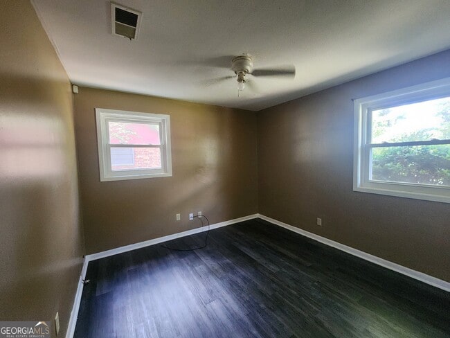 Photo - 3245 Doyle Ave