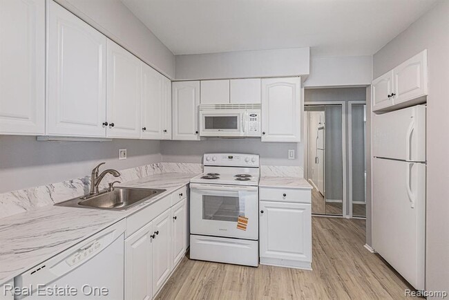 Photo - 31085 Pheasant Run St Unit 11