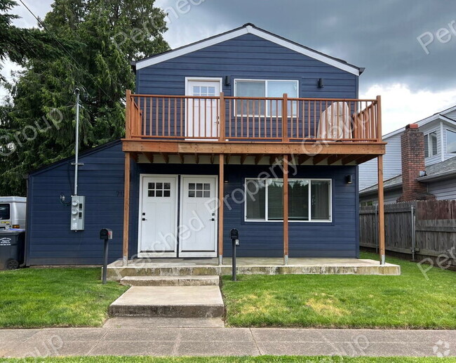 Building Photo - 7136 N Amherst St Rental