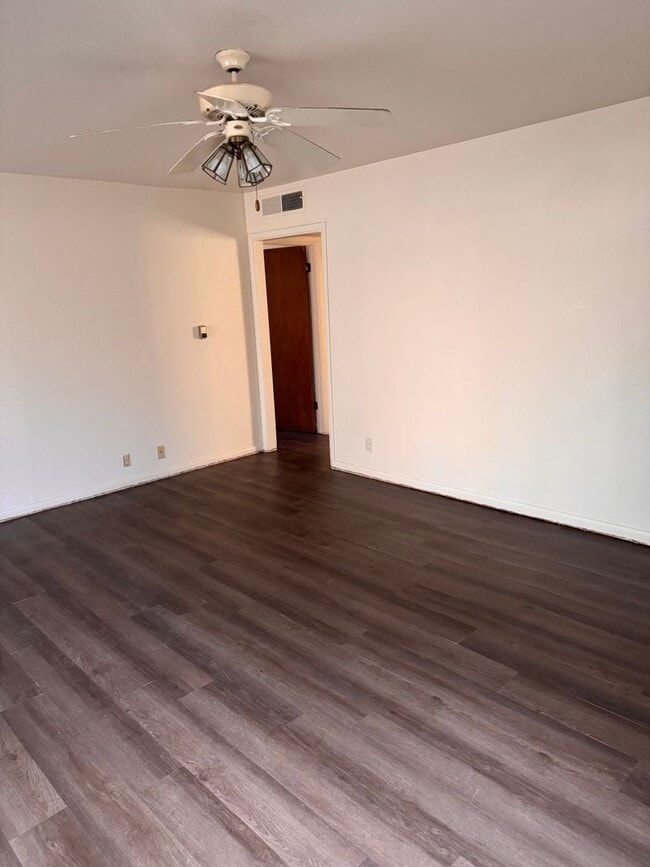 Photo - 2 Bedroom 1 Bathroom House North of Hospital