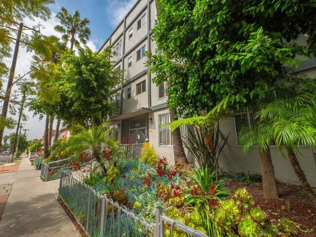 Photo - 1815 N. Harvard Blvd