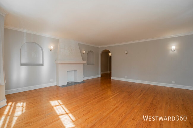 Photo - 7447 N Hoyne-2 Unit 2