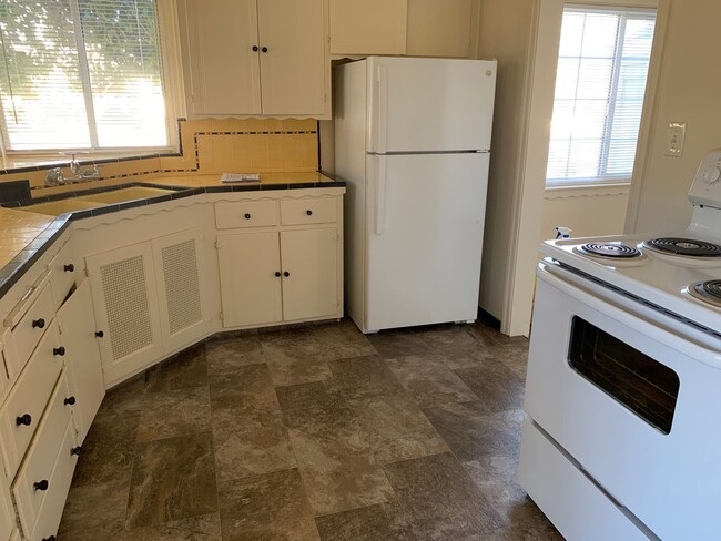 Photo - 1330 H St Unit 1330 H STREET #B