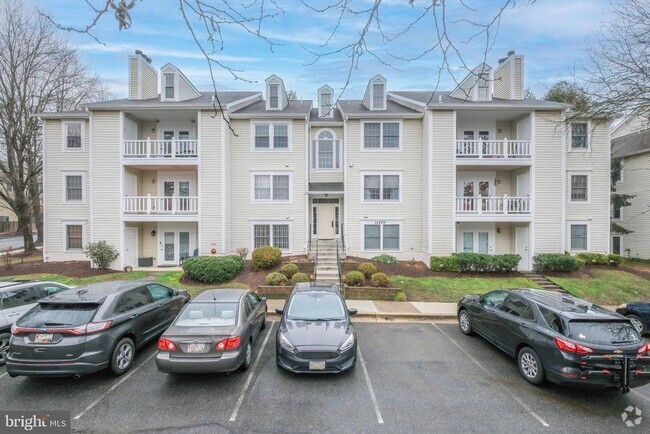 Building Photo - 12200 Eagles Nest Ct Unit F Rental