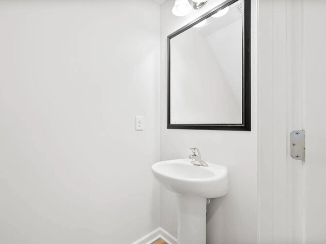 Photo - 4 Sabine Leaf Ct