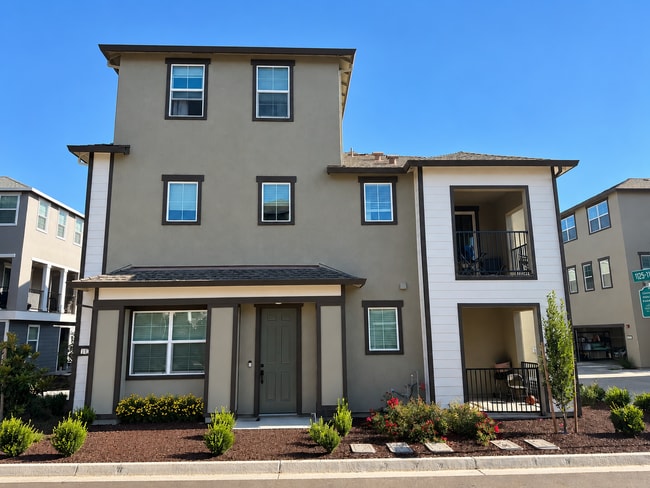 Building Photo - EPIC REA: Stunning Newly Constructed 4 Bed/ 3.5 Bath Home