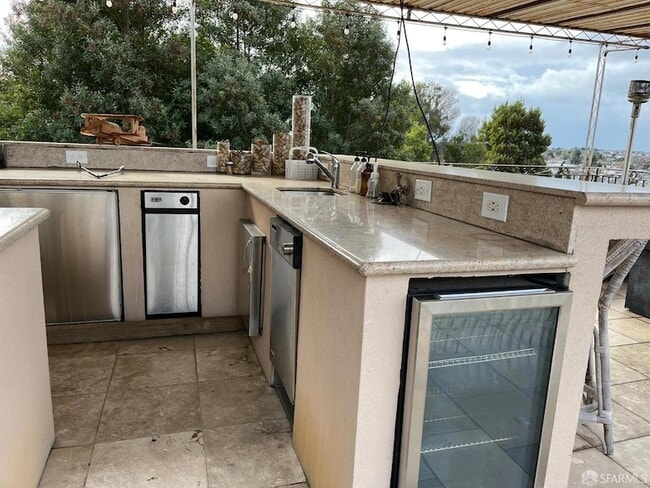 Photo - 8739 Thermal St