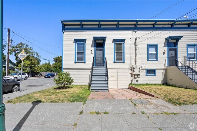 Building Photo - 308-1820 Spruce St Unit 1820 3rd St. Rental