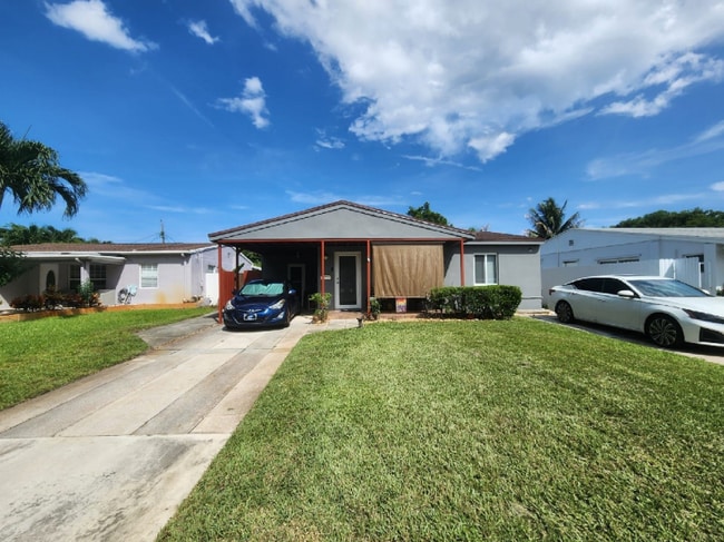 Photo - 5140 NE 3rd Ave