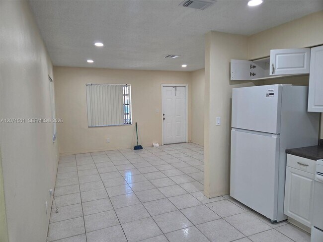 Photo - 6050 SW 34th St Unit 1