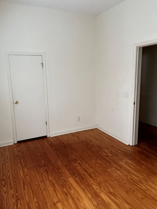 Photo - Nice 1 Bed 1 Bath Unit! Available Fall 2026! Unidad 2