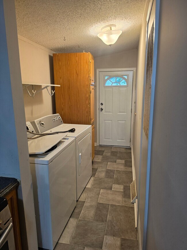 1129 Wooddale Rd