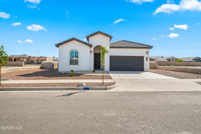 Building Photo - 874 Harpendem Dr