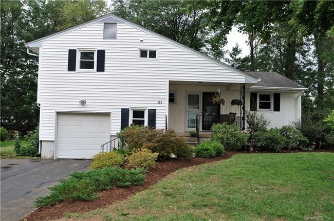 Building Photo - Lovely 3 Bedroom 2 Bathroom Single Family Home In Desirable West Hartford