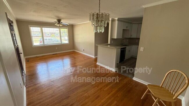 Photo - 2720 Martha Dr