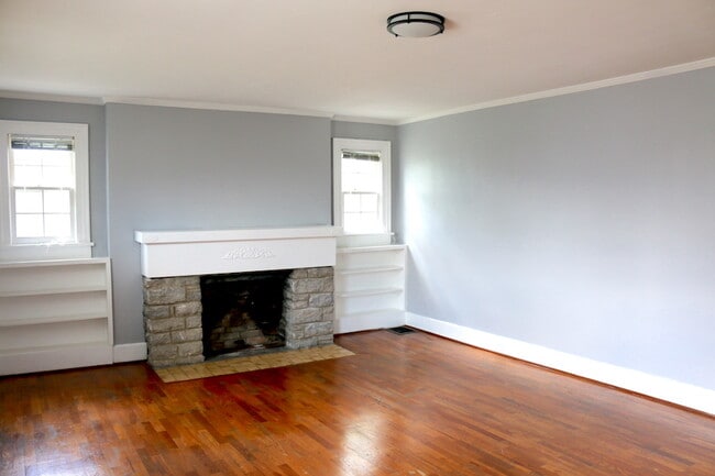 Apt B Living Room - 210 W Poplar St Unit B