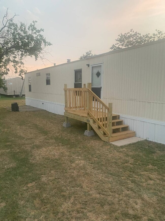 Photo - 300 Christine Rd